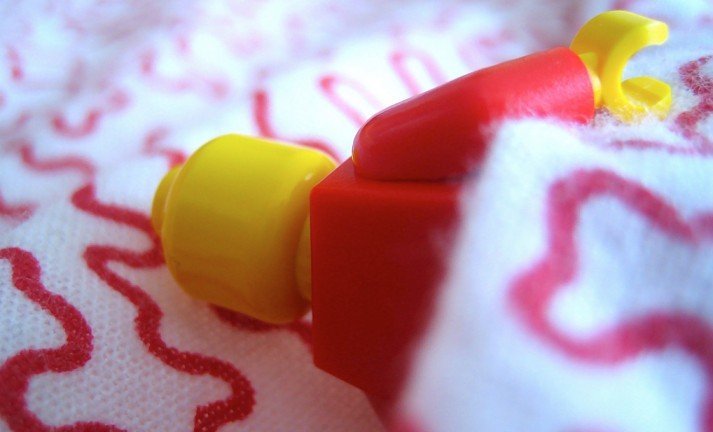 I wonder what this LEGO's sleep strategy is?