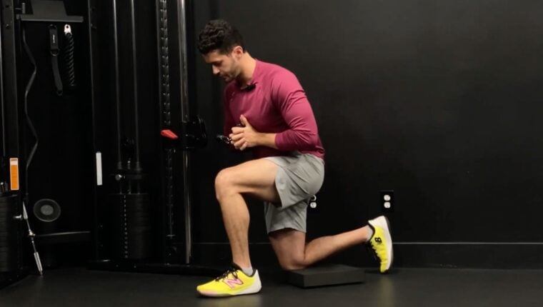 Poor technique Pallof press leaning forward